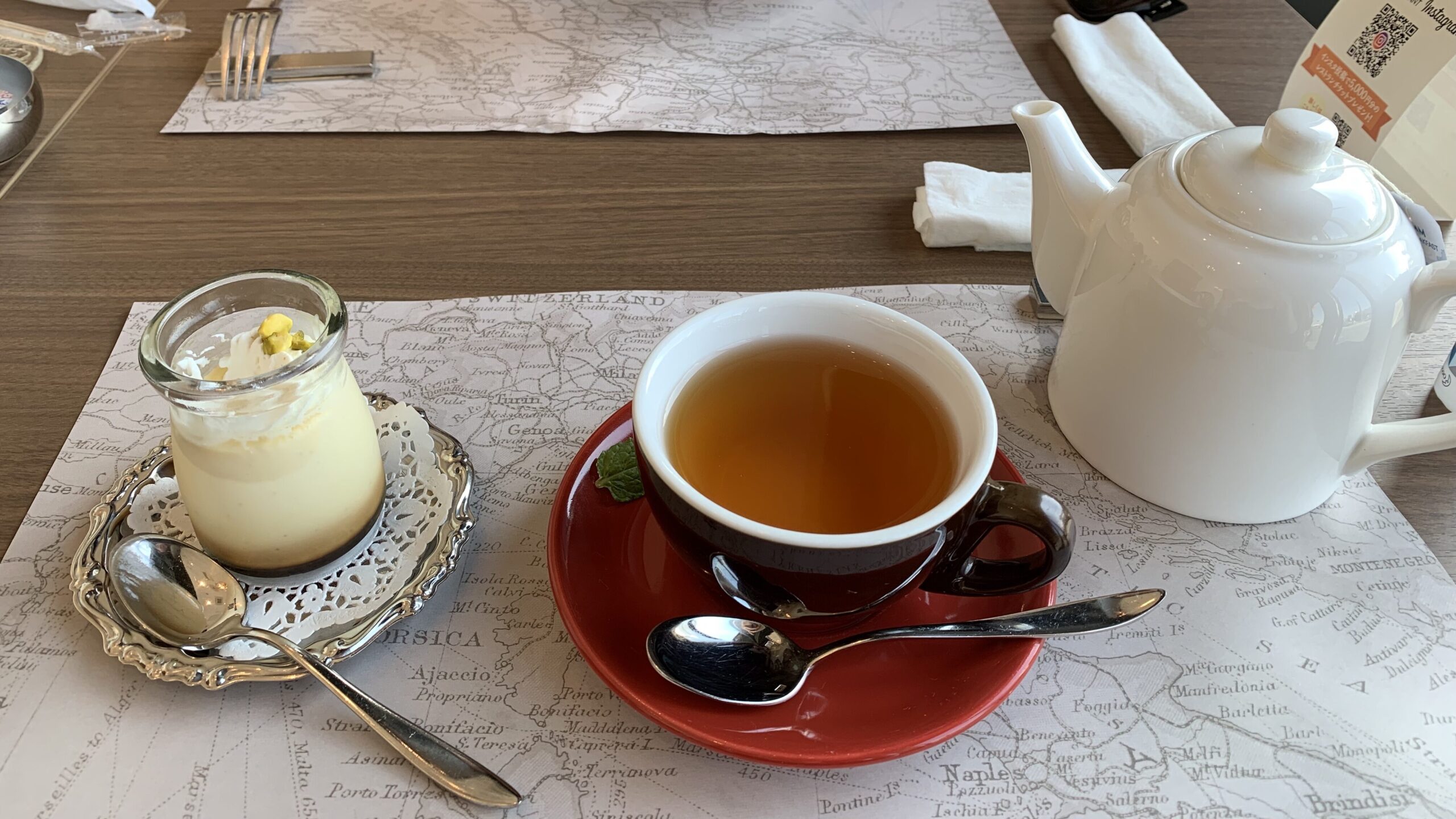 高崎芸術劇場レストランの紅茶とプリン